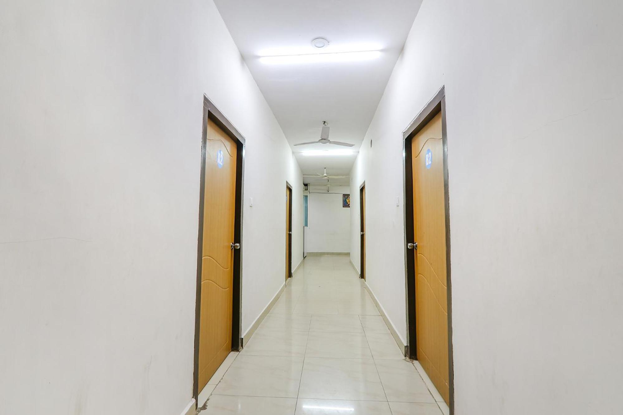 ויסאקפאטנם Fabexpress Korner Inn - Sivaji Park מראה חיצוני תמונה